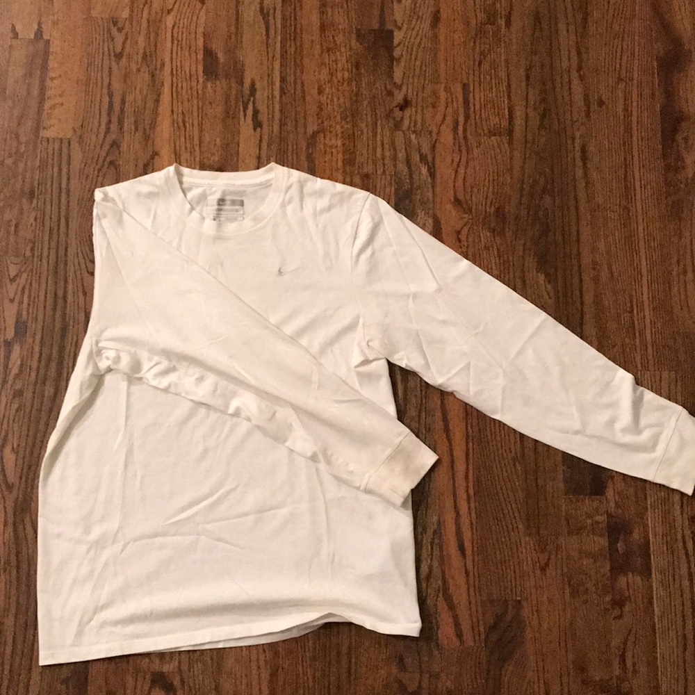 White nike long sleeve shirt